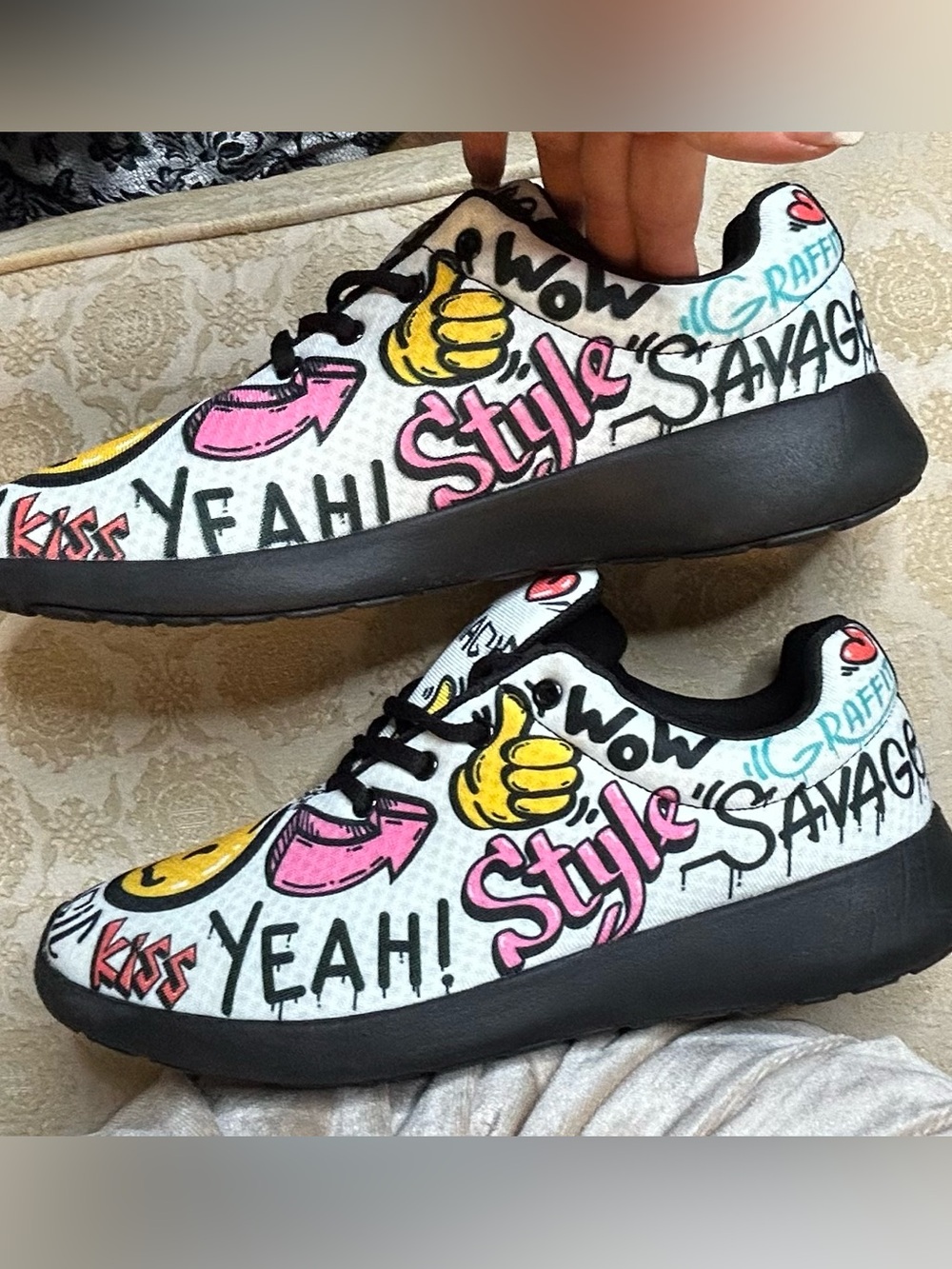 New SZ 8 Yes We Vibe Colorful Wall graffiti-print sneakers streetwear 😉